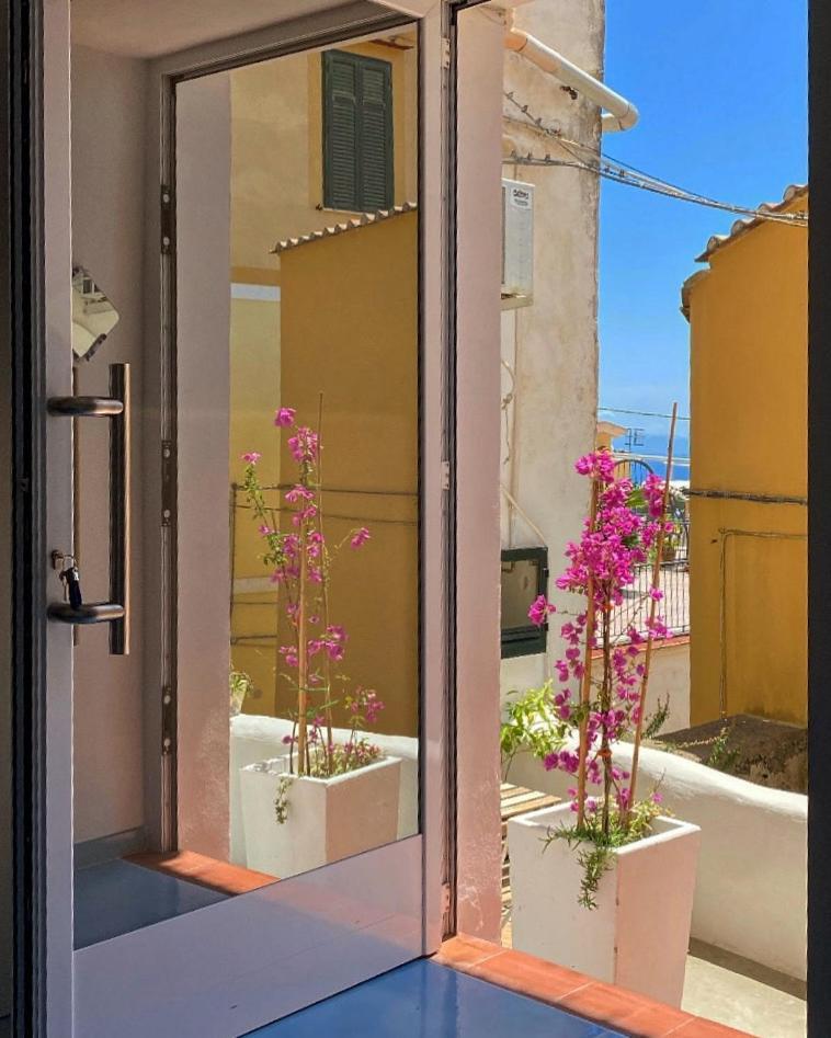 Casa Vacanza Le Tre Sorelle Vietri sul Mare Exterior photo
