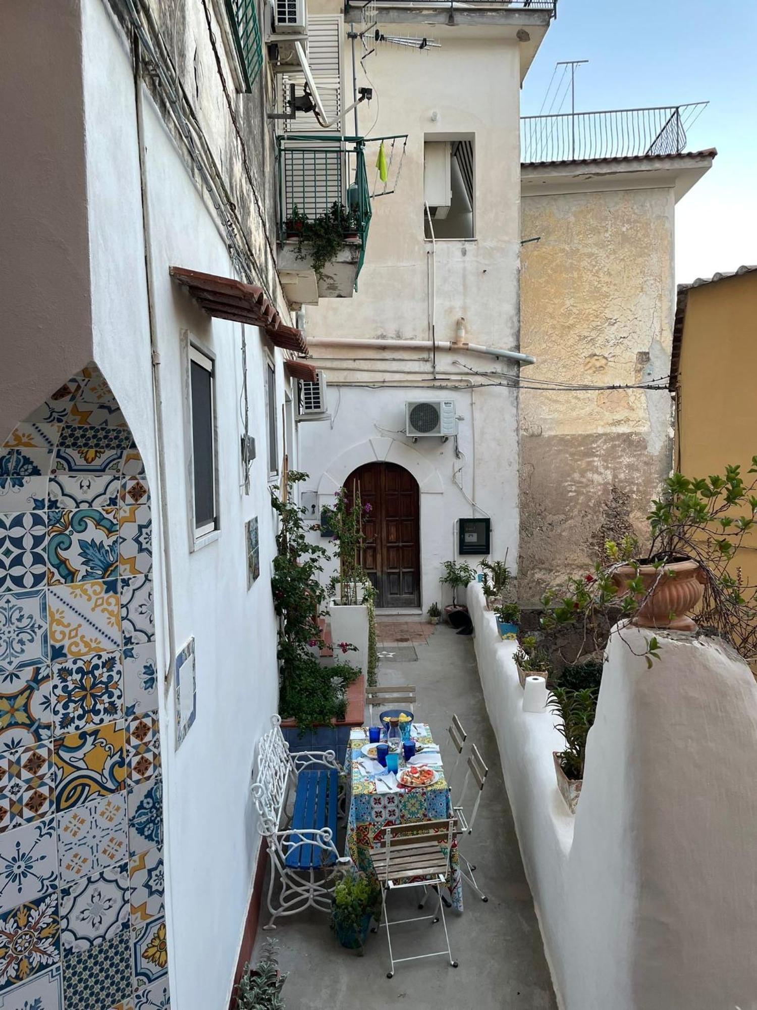 Casa Vacanza Le Tre Sorelle Vietri sul Mare Exterior photo
